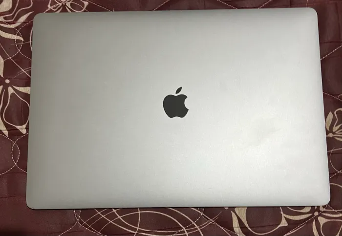 MACBOOK PRO 16 I7