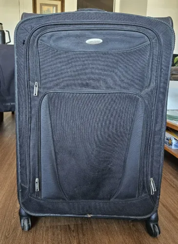 Mala Samsonite G preta em tecido