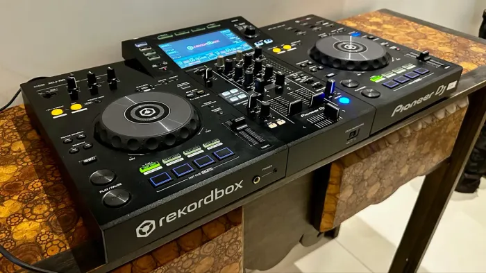 Controladora Pioneer XDJ RR + Case Semi Nova
