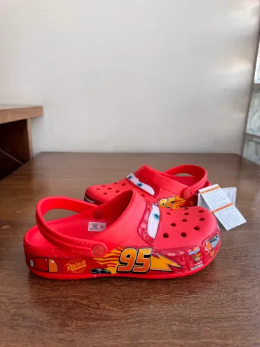 (do 34 ao 43) Crocs Carros Relâmpago mcqueen