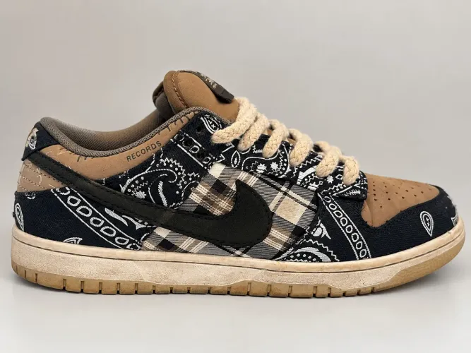 Tenis Travis Scott x Nike SB Dunk Low Cactus Jack