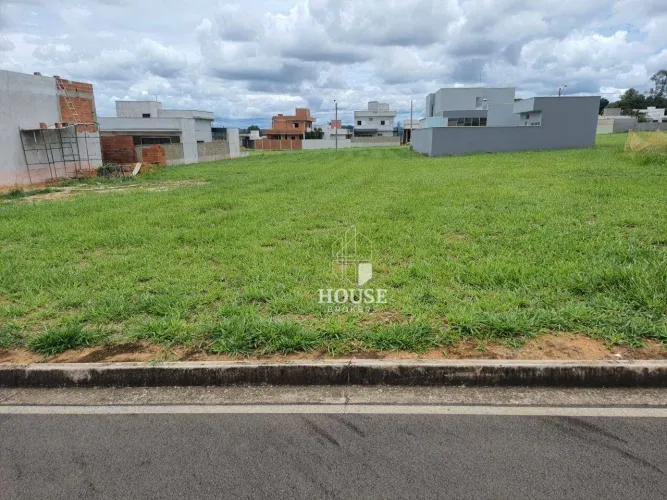 Terreno à venda, 330 m² por R$ 118.000,00 - Condomínio Residencial Jardim Califórnia - Est