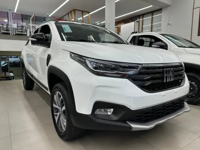 Fiat Strada Volcano 1.3 Flex 8V CD 2026