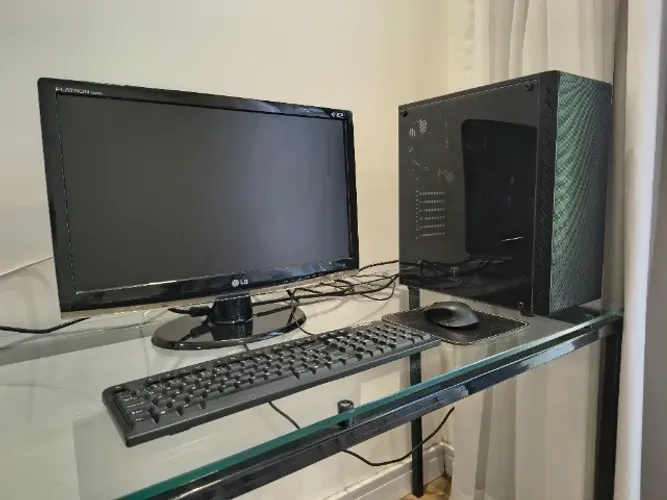 CPU para Escritório | Ryzen 3 + 16GB RAM + SSD 240GB (nova) + Webcam | Só ligar e usar