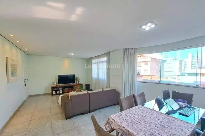 Apartamento à venda no bairro Nova Floresta