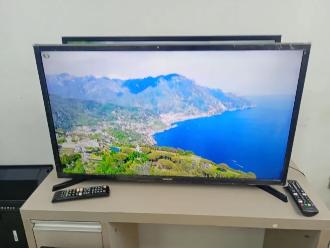 Vendo tv de 32 polegadas Samsung esmart