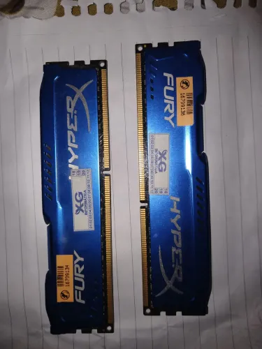 Memoria RAM 2 de 8 gb ddr3 1866 MHz.