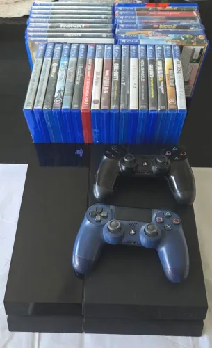 Vendo PS4 500G com dois controles! Acompanha 35 jogos!!!