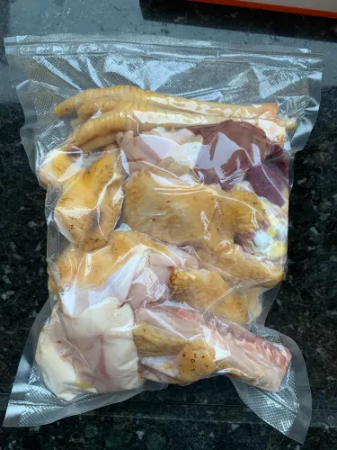 Frango / galinha caipira, abatido limpo ou vivo, faço entrega!