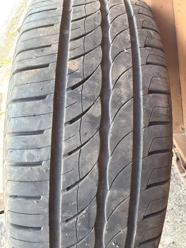 Pneu aro 15 pirelli cinturato p1 185/60/15 estado de novo