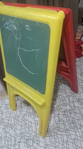 Lousa/ quadro infantil da Xalingo