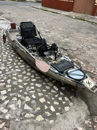 CAIAQUE IRON 2023 COM PEDAL E SUPORTE DE MOTOR