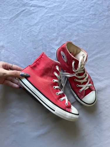 All star vermelho 33