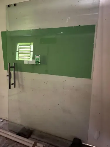 Porta de vidro - R$900,00 as duas