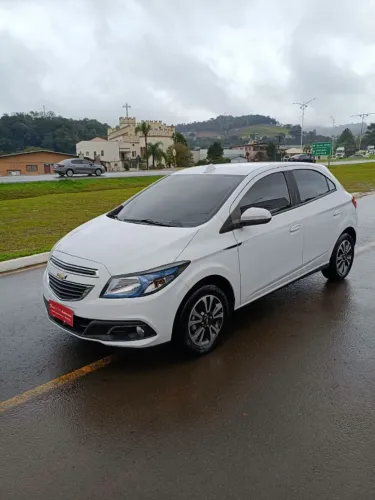 Chevrolet Onix Hatch LTZ 1.4 8V Flex Power Mec. 4P 2015