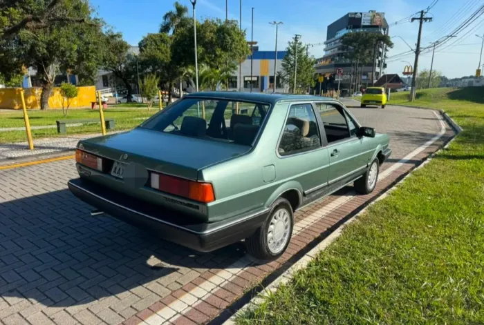 Volkswagen Santana Glsi / GLS 1.8/ 2.0 (álcool) 1989