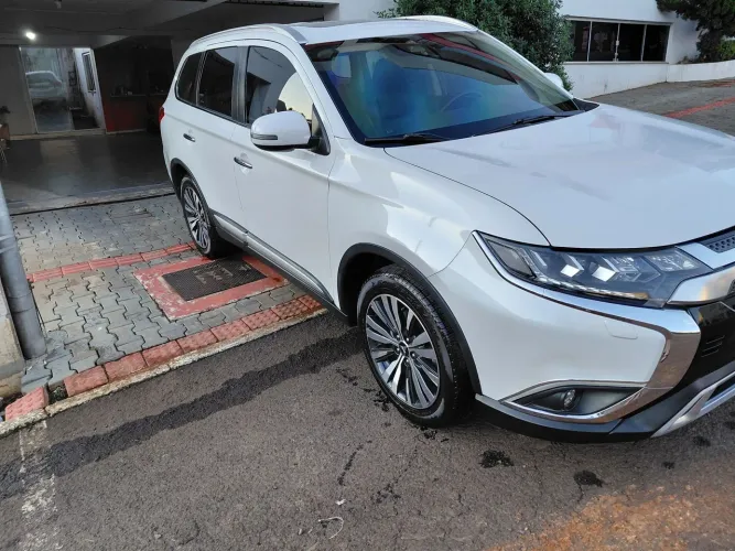 Mitsubishi Outlander HPE-S 2.2 Diesel 4X4 Aut. 2019