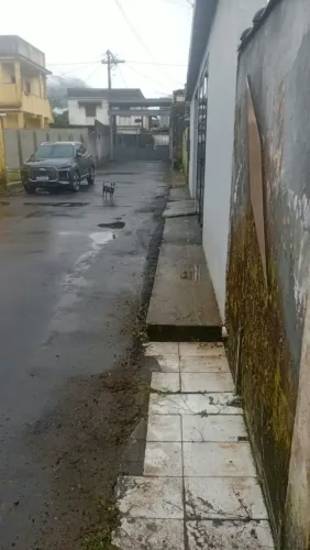 Casa dentro condomínio
