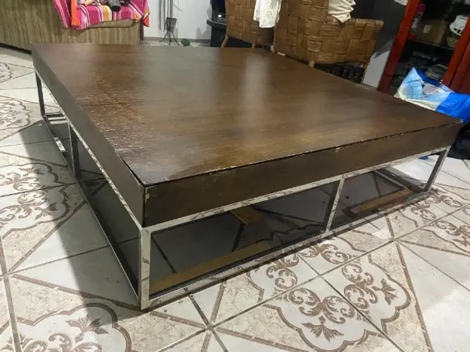 Mesa de Centro Quadrada 130x130m Tampo em Madeira e Base de Aço Inox