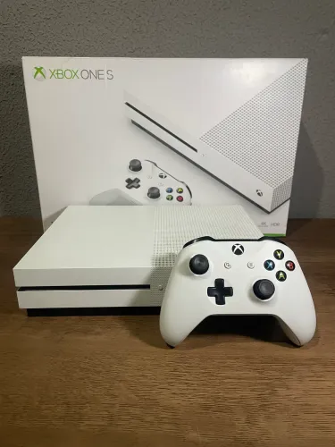 Xbox One S 1TB + Controle Original