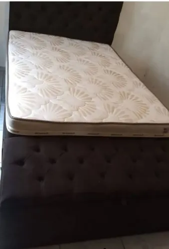 Cama box de casal semi-nova com baú e cabeceira