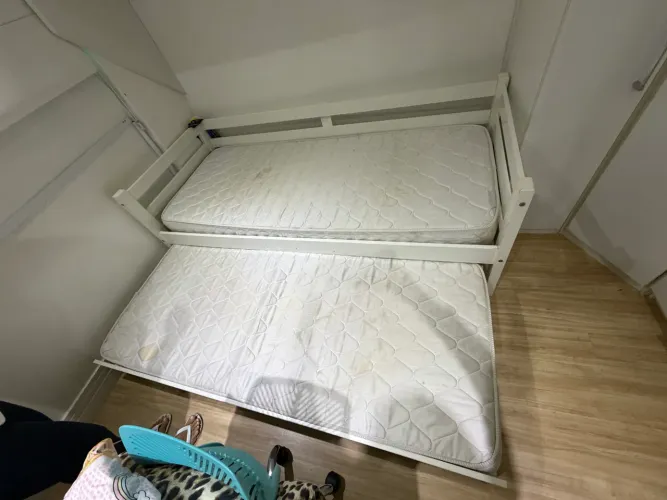 Cama solteiro com auxiliar + o colchão