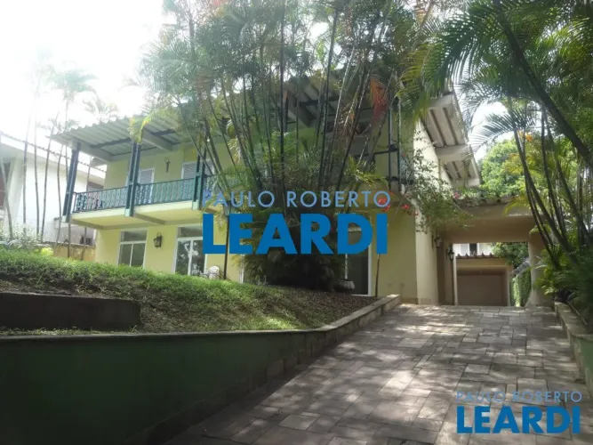 CASA ASSOBRADADA - JARDIM GUEDALA - SP