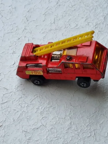 Miniatura caminhão de bombeiro C/ Escada presente Machtbox VENDA FILANTRÓPICA EM CURITIBA,
