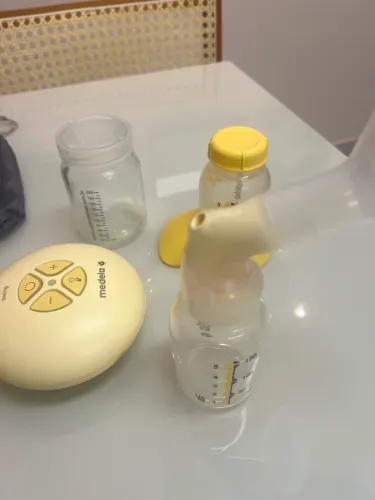 Bomba elétrica Medela Swing tira leite