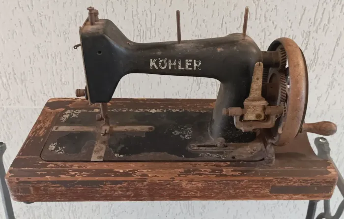 Antiguidade Máquina de costura köhler, antiga