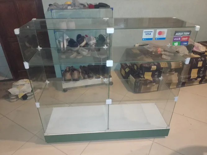 Vitrine de vidro Novinha
