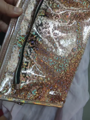Necessaire holográfica