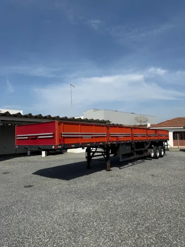 Carreta Porta Container Guerra