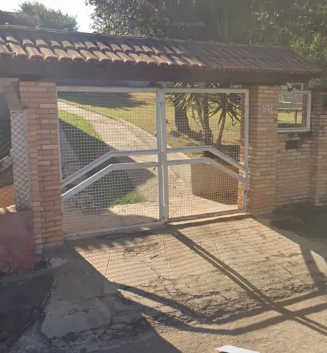 Portão de entrada para residência 