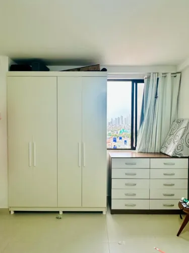 Vendo Guarda Roupa e Cômoda