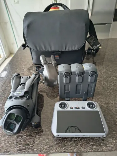 Vendo ou troco em algo do meu interesse DJI Mavic 4 pró fly more combo RC2 novo 