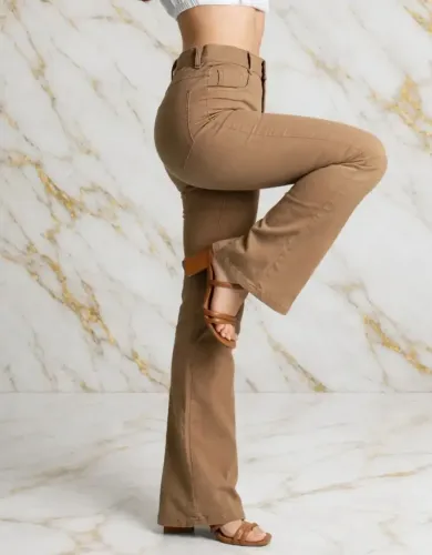 Calça flare