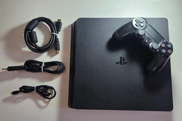 PS4 Slim 500GB Original + NF + Jogos + Controle Original