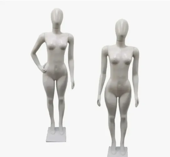 2 MANEQUINS FEMININOS DE LOJA