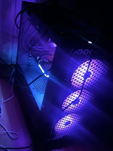 PC RTX 5070 RYZEN 7 7800X3D + 4TB SSD + 32GB DDR5 7200MHZ + Wi-Fi 6 