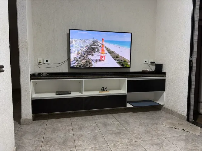 Vendo rack suspenso de mdf sem a pedra de mármore 