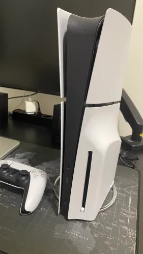 PS5 Slim com leitor digital extremamente novo!