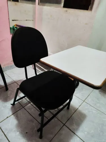Cadeira universitária estudante