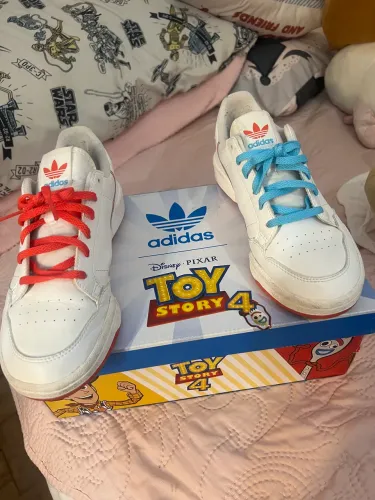 Tênis Adidas Original Toy Story Disney