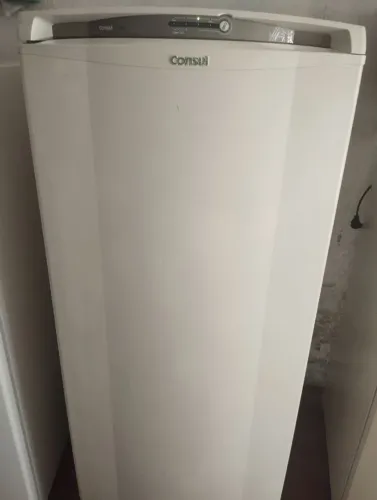 Vende-se geladeira Consul facilite