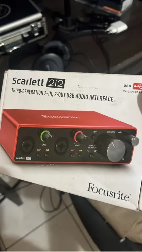 Interface focusrite scarlett 2i2