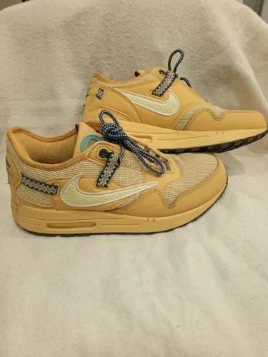 Nike + TRAVIS SCOTT (importado), T 38