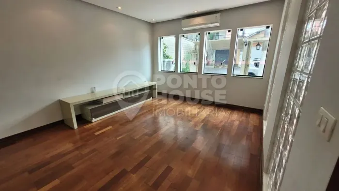 Casa à venda Planalto Paulista, 3 dormitórios, 3 vagas, área gourmet, reformada