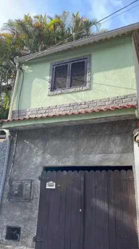 Imóvel para aluguel possui 30 metros quadrados com 1 quarto em Nogueira - Petrópolis - RJ