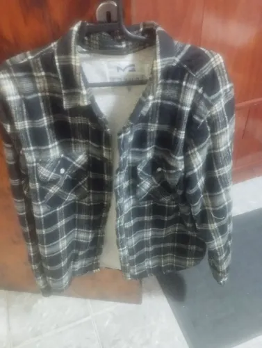 Vendo casaco 100 reais , tamanho m.